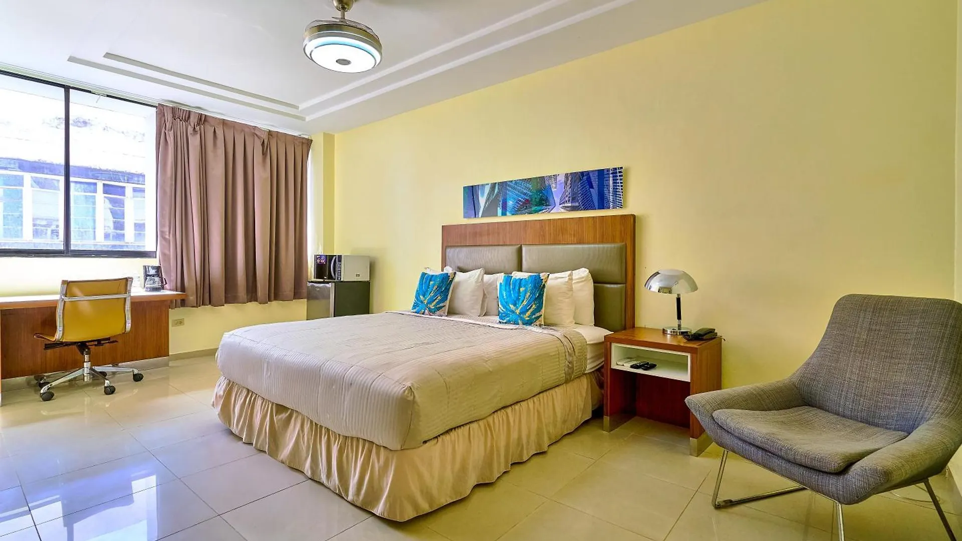 Hotel Libertad At Historic Main Street Santo Domingo