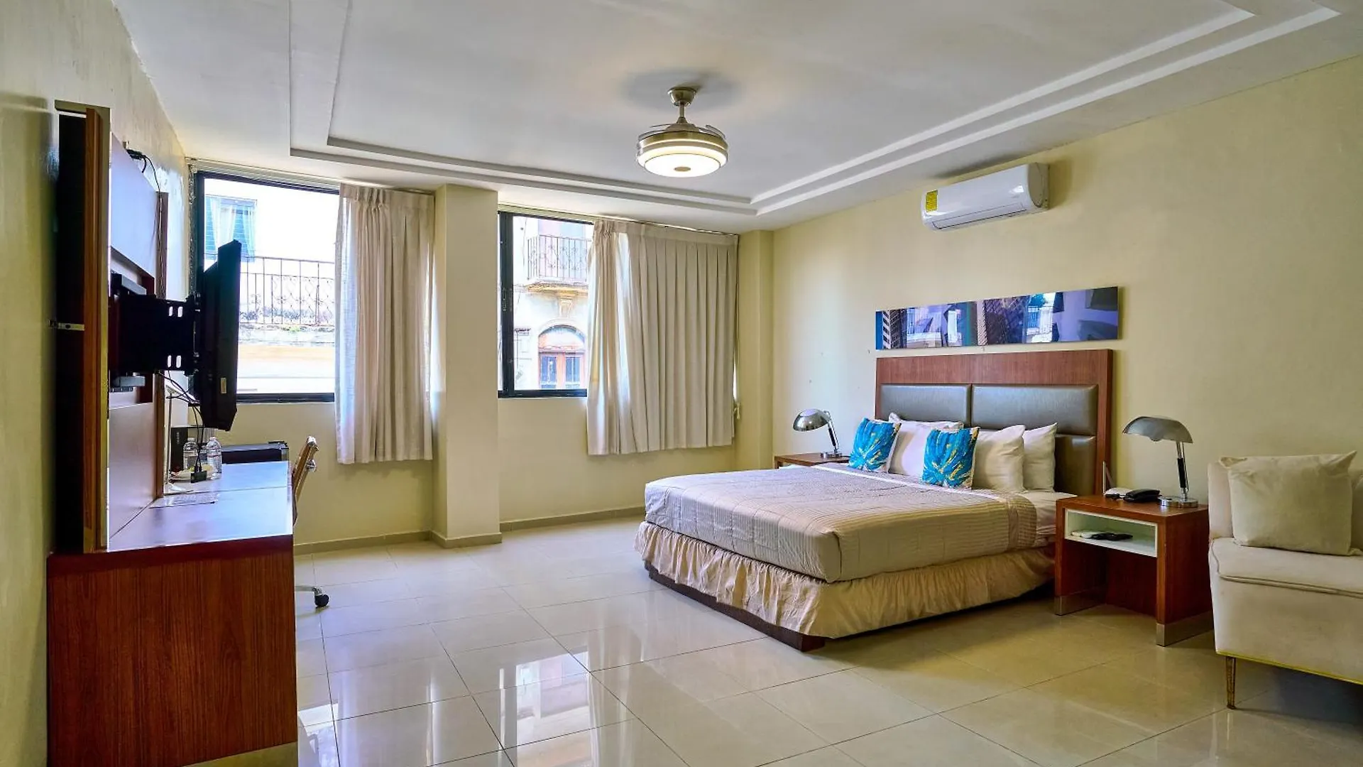 Hotel Libertad At Historic Main Street Santo Domingo República Dominicana