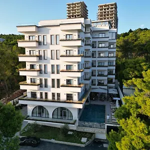 Great White Hotel Shengjin